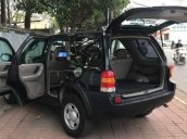 Cần bán gấp Ford Escape sản xuất năm 2004, màu đen số sàn, giá tốt