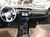 Bán xe Toyota Hilux 2.4E năm sản xuất 2018, màu đỏ, nhập khẩu