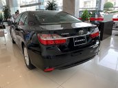 Bán Toyota Camry 2.0E, dòng xe Sedan sang trọng, có đủ các màu giao ngay