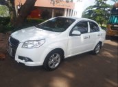 Cần bán Chevrolet Aveo đời 2014, màu trắng, giá tốt