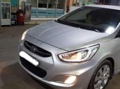 Cần bán Hyundai Accent năm 2015, màu bạc, xe nhập ít sử dụng