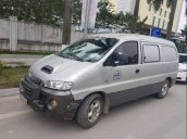 Bán Hyundai Starex đời 2002, màu bạc 