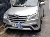 Cần bán xe Toyota Innova năm sản xuất 2015, màu bạc