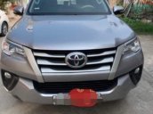 Chính chủ bán lại xe Toyota Fortuner đời 2017, màu bạc