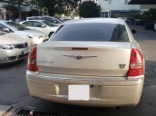 Cần bán xe Chrysler 300C năm sản xuất 2010, màu bạc, nhập khẩu giá cạnh tranh