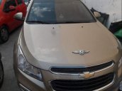 Cần bán Chevrolet Cruze LT năm sản xuất 2016, màu vàng số sàn giá cạnh tranh