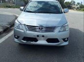 Cần bán Toyota Innova E MT sản xuất năm 2013, màu bạc 