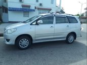 Cần bán Toyota Innova E MT sản xuất năm 2013, màu bạc 