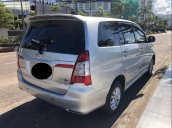 Bán Toyota Innova E đời 2014, màu bạc số sàn