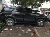 Bán Toyota Fortuner 2.7 V đời 2011, màu đen 