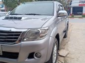 Bán Toyota Hilux 3.0 số sàn, 2 cầu, máy dầu, màu bạc, xe nhập khẩu