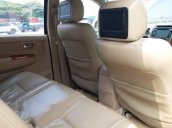 Cần bán lại Toyota Fortuner sản xuất năm 2009, màu đen, xe gia đình