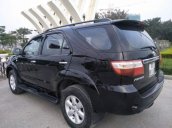 Cần bán lại Toyota Fortuner sản xuất năm 2009, màu đen, xe gia đình