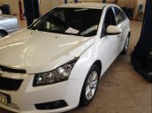 Cần bán Chevrolet Cruze LT sản xuất 2015, màu trắng, nhập khẩu