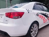 Cần bán Kia Forte 2011, màu trắng, số sàn