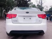 Cần bán Kia Forte 2011, màu trắng, số sàn