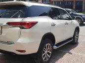 Car Center bán Toyota Fortuner 2.7V 4x4 AT 2017, màu trắng, nhập khẩu số tự động