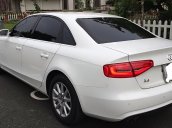 Cần bán xe Audi A4 đời 2013, màu trắng, nhập khẩu, số tự động, máy xăng, đã đi 50000 km