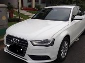 Cần bán xe Audi A4 đời 2013, màu trắng, nhập khẩu, số tự động, máy xăng, đã đi 50000 km