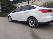 Bán Ford Focus Trend sản xuất 2017 màu trắng, nội ngoại thất đẹp, gầm bệ chắc chắn