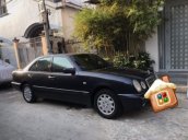 Bán Mercedes E230 đời 1996, màu đen chính chủ