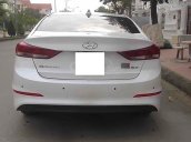 Cần bán lại xe Hyundai Elantra sản xuất 2018, màu trắng 