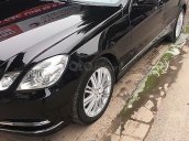 Bán xe Mercedes E300 đời 2010, màu đen, giá 868tr