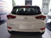 Bán Hyundai Tucson đời 2018, màu trắng, giao xe toàn quốc