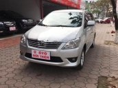 Bán ô tô Toyota Innova 2.0E đời 2012, màu bạc số sàn