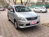 Bán ô tô Toyota Innova 2.0E đời 2012, màu bạc số sàn