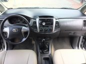 Bán ô tô Toyota Innova 2.0E đời 2012, màu bạc số sàn