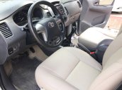 Bán ô tô Toyota Innova 2.0E đời 2012, màu bạc số sàn