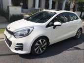 Cần bán gấp Kia Rio đời 2015, màu trắng, nhập khẩu