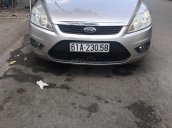 Cần bán Ford Focus 1.8 AT 2010, màu bạc, xe cũ