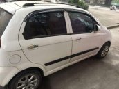 Cần bán Chevrolet Spark sản xuất 2011, màu trắng