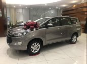 Cần bán gấp Toyota Innova 2.0E đời 2019, màu bạc, 771tr