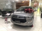 Cần bán gấp Toyota Innova 2.0E đời 2019, màu bạc, 771tr