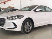 Bán xe Hyundai Elantra 2018, màu trắng