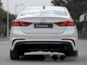 Bán xe Hyundai Elantra 2018, màu trắng