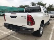 Bán xe Toyota Hilux sản xuất 2018, màu trắng, nhập khẩu