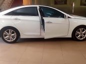 Cần bán xe Hyundai Sonata 2.0 năm sản xuất 2010, màu trắng, xe nhập