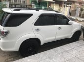 Cần bán xe Toyota Fortuner đời 2012 màu trắng, máy dầu, chính chủ