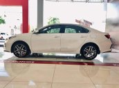 Cần bán Kia Cerato sản xuất 2019, màu trắng, giá tốt