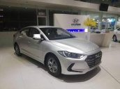 Cần bán Hyundai Elantra năm 2019, màu bạc