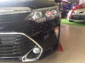 Bán ô tô Toyota Camry đời 2019, màu đen, giá 997tr