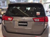 Bán xe Toyota Innova đời 2019, màu xám, giá 746tr