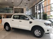 Ford Giải Phóng bán xe Ford Ranger XLS 1 cầu số tự động đủ màu, trả trước chỉ 130Tr, KM bộ PK 5 món. LH: 0988587365