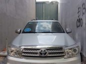 Bán Toyota Fortuner năm 2010, màu bạc, 640 triệu