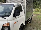 Bán xe Hyundai H100, 1 tấn, máy cơ, SX 2016, ĐK 2/2017, màu trắng, thùng kín