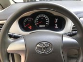 Bán xe Toyota Innova 2.0E đời 2015, màu bạc